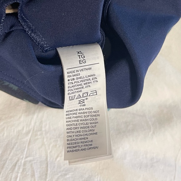 Old Navy Powersoft Longline Sports Bra - Picture 4 of 4